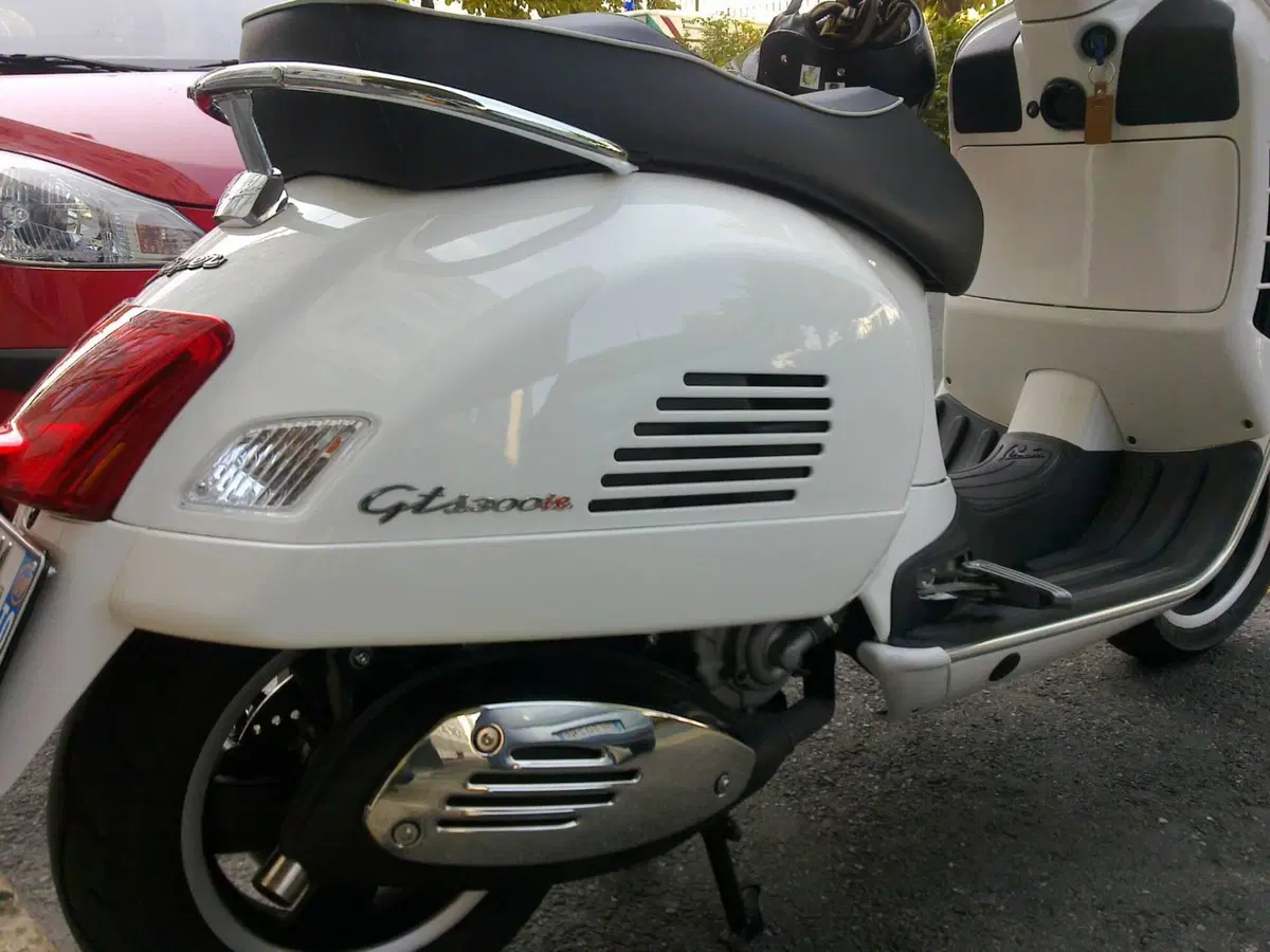 Vespa GTS 300 Super (2008 - 16) (3)