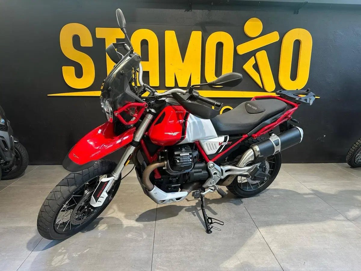 Moto Guzzi V85 TT Evocative Graphics (2021 - 23) (3)