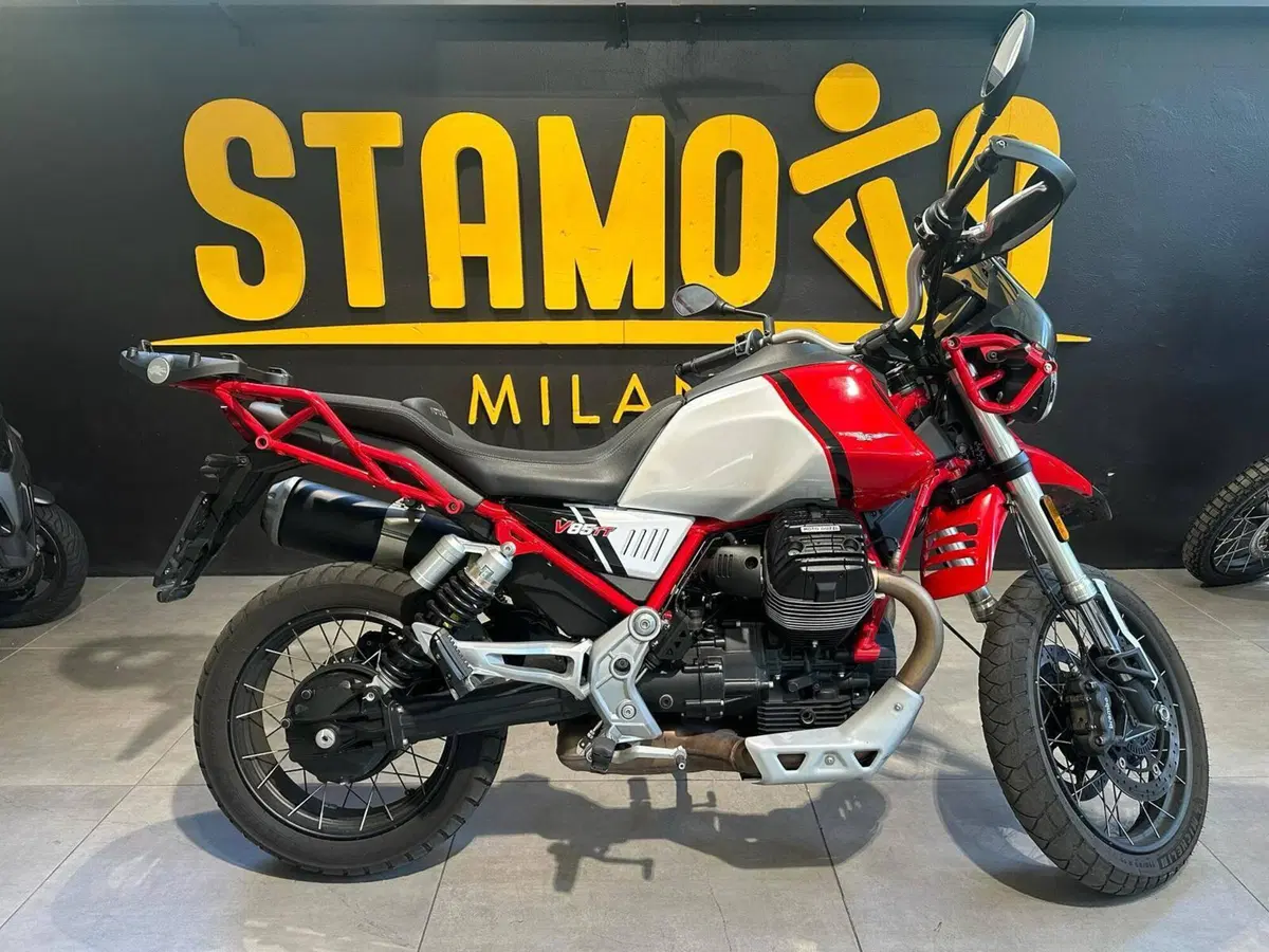 Moto Guzzi V85 TT Evocative Graphics (2021 - 23)