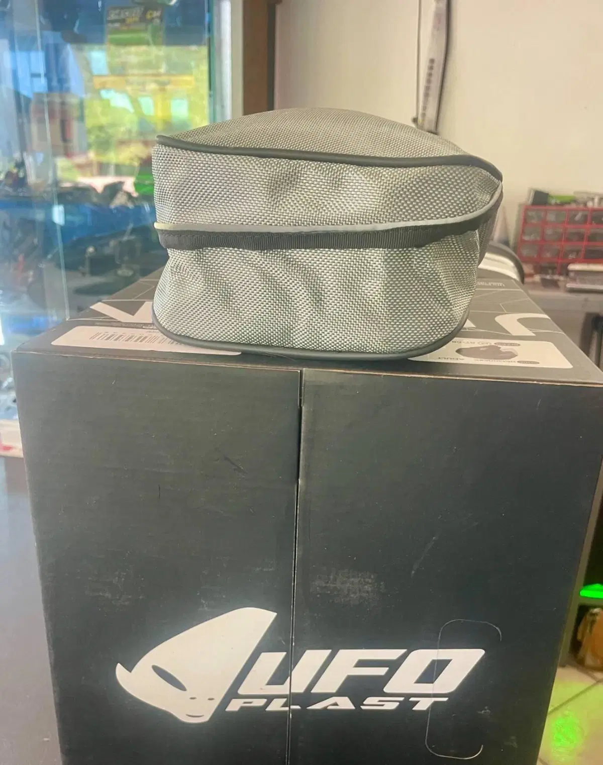 UFO PLAST MB02227E BORSELLO PARAFANGO ENDURO GRIGI (3)