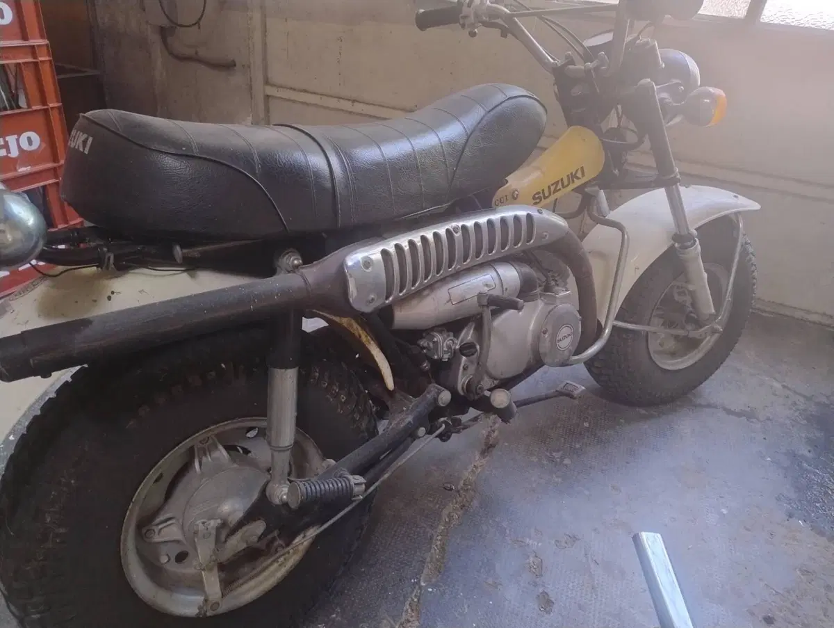 Suzuki RV 90 (2)