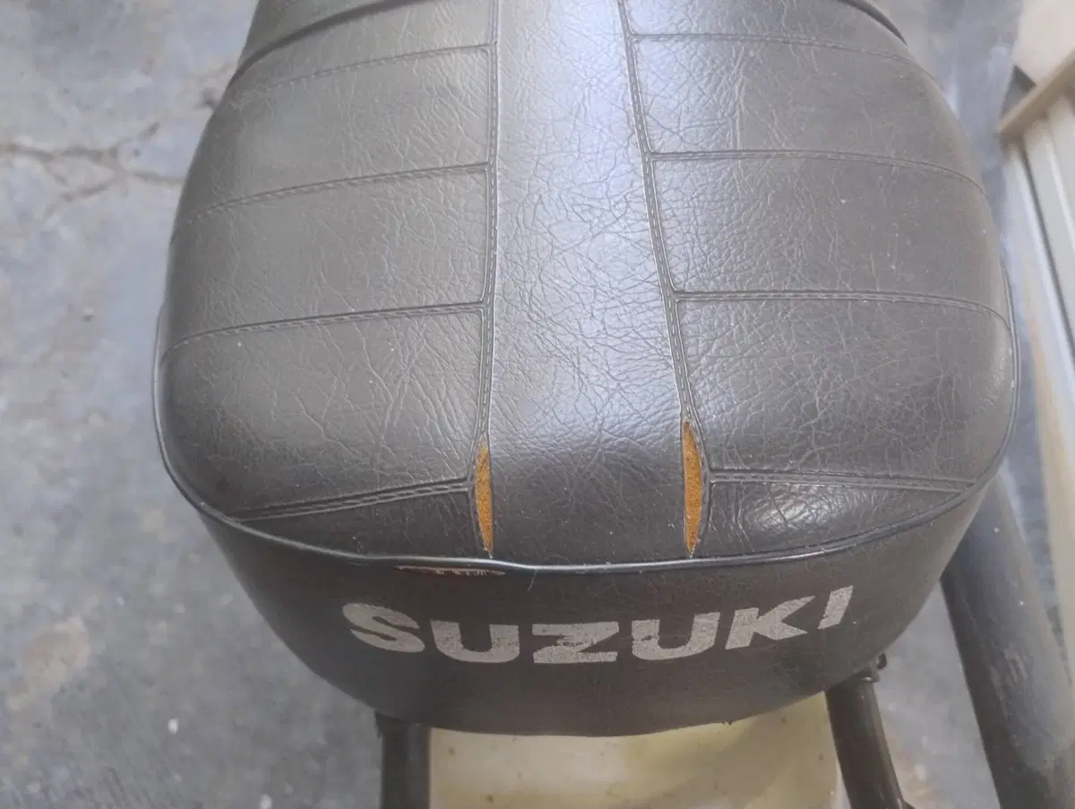 Suzuki RV 90 (6)