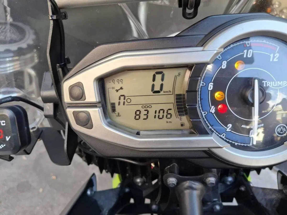 Triumph Tiger 800 XC ABS (2010 - 14) (3)