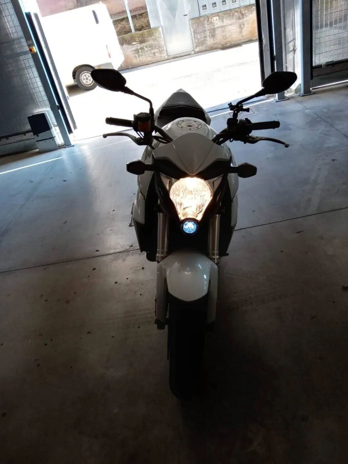 Honda CB 1000 R (2008 - 10) (3)