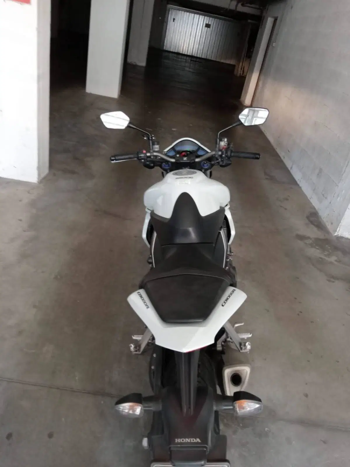 Honda CB 1000 R (2008 - 10) (4)