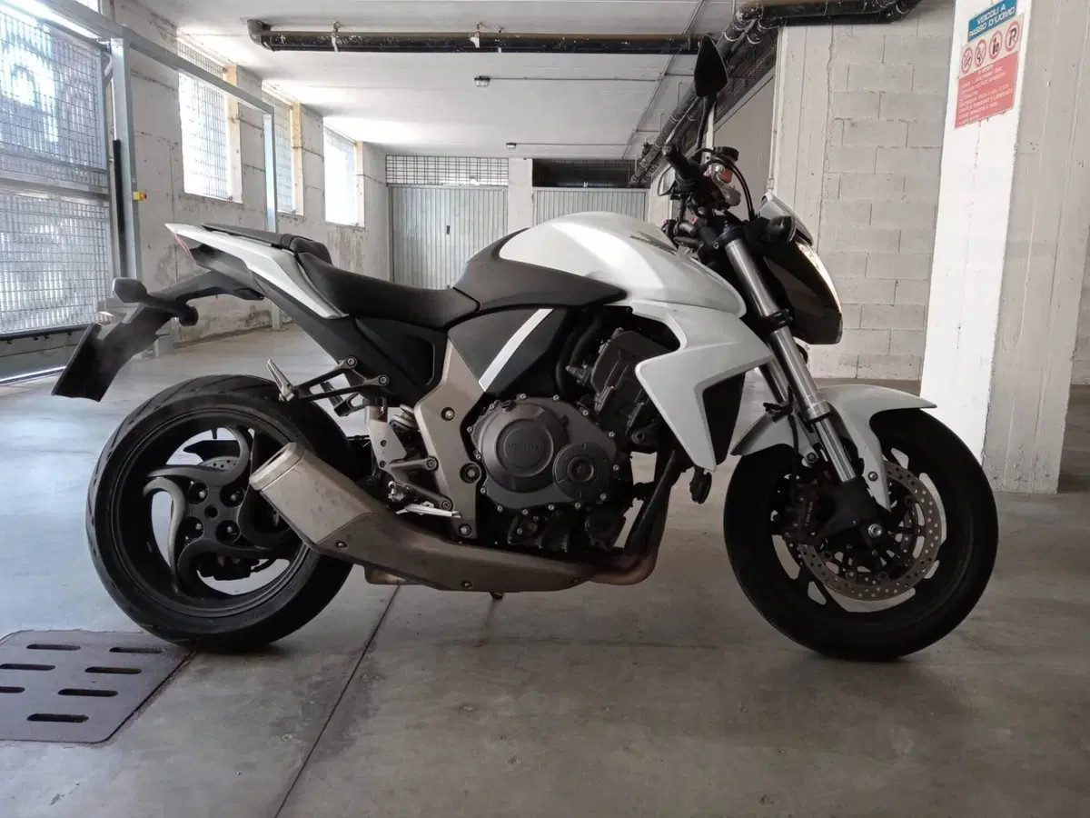 Honda CB 1000 R (2008 - 10) (5)