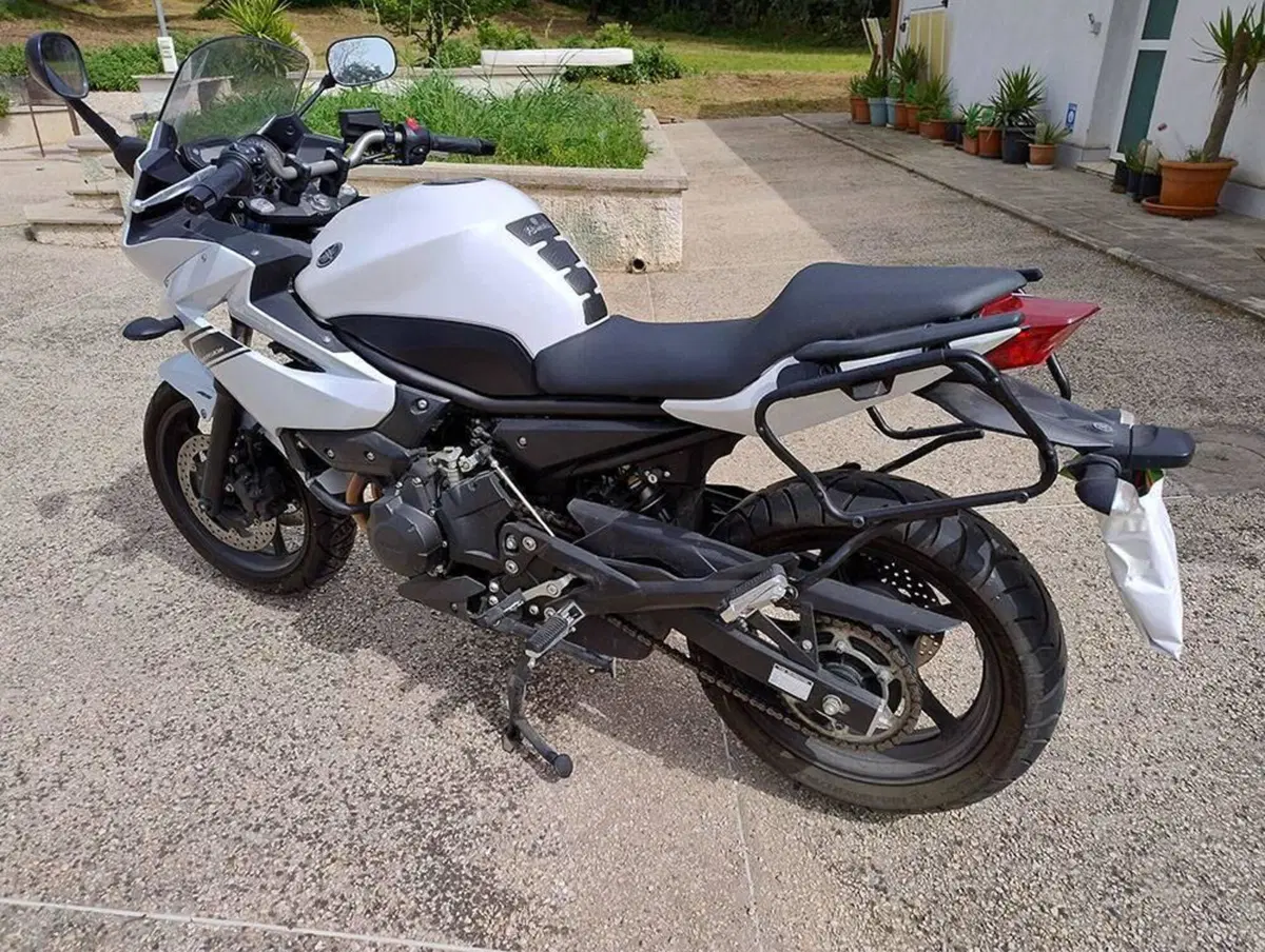 Yamaha XJ6 Diversion ABS (2009 - 15) (2)