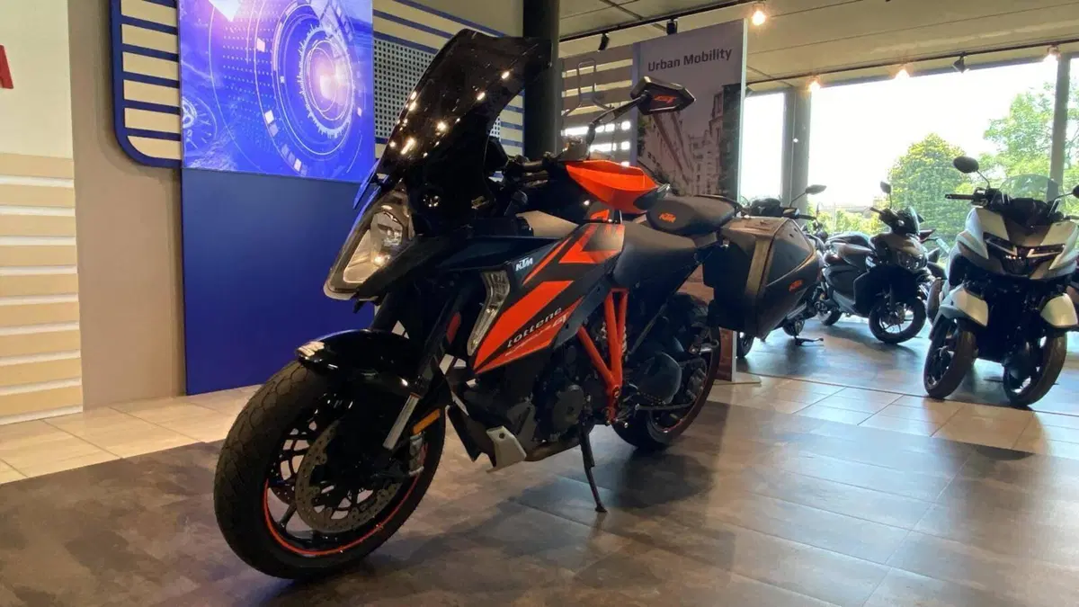 KTM 1290 Super Duke GT (2019 - 20) (3)