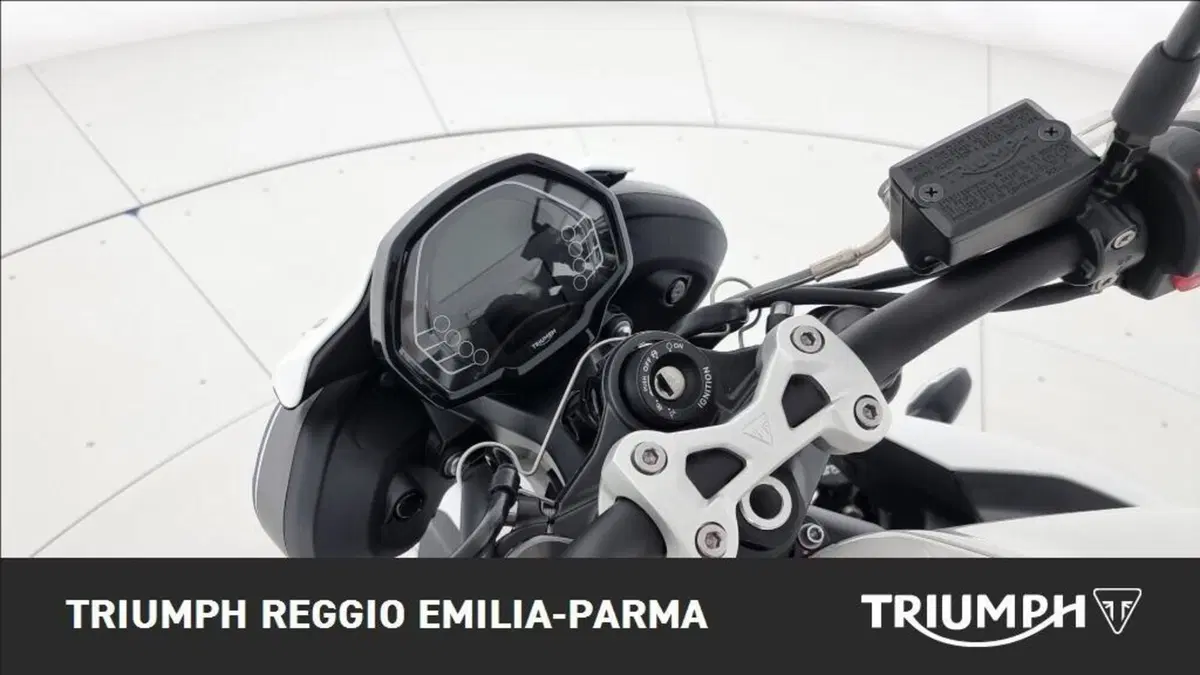 Triumph Street Triple 765 R (2023 - 26) (9)