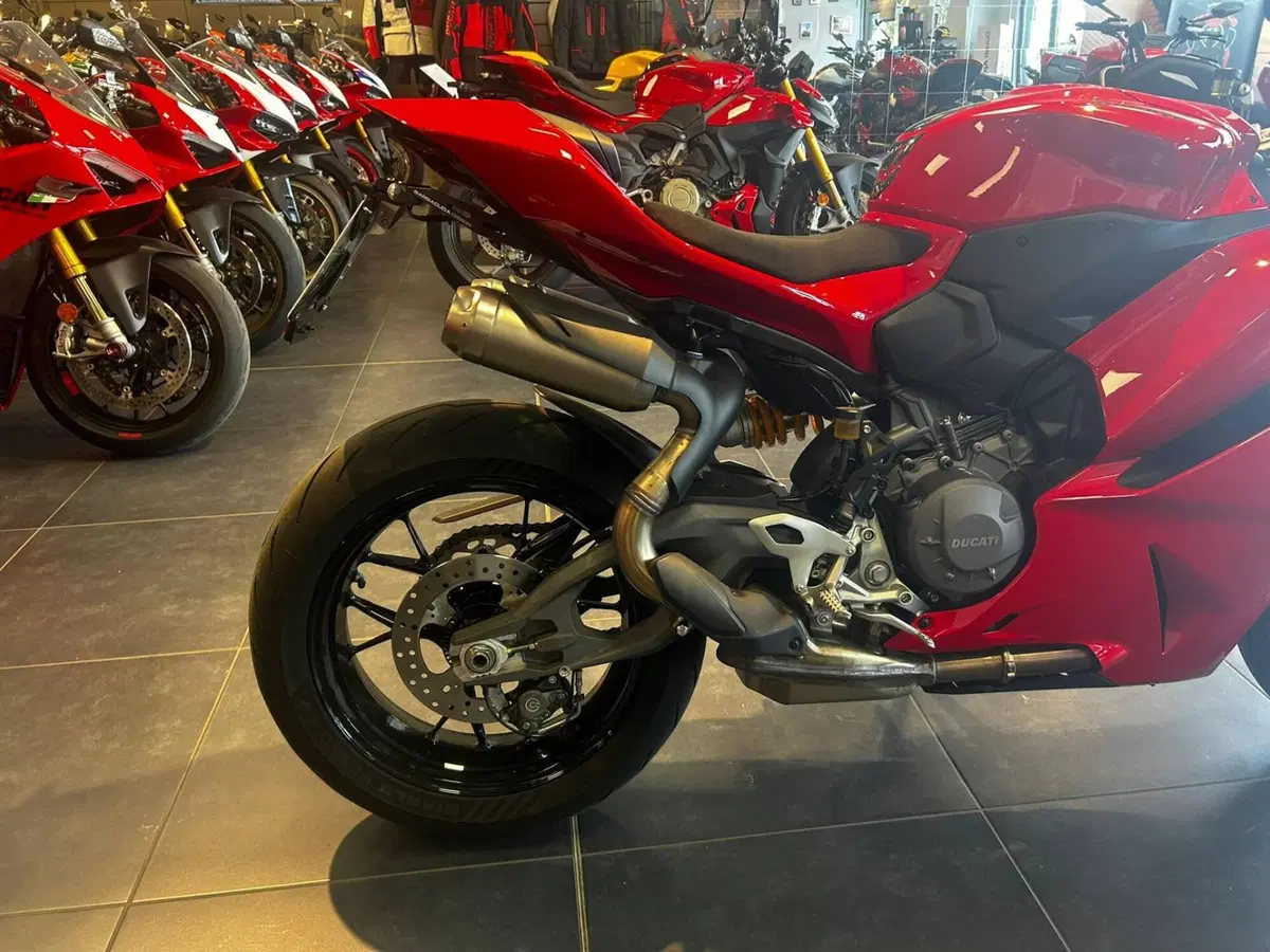 Ducati Panigale V2 S (2025 - 26) (7)