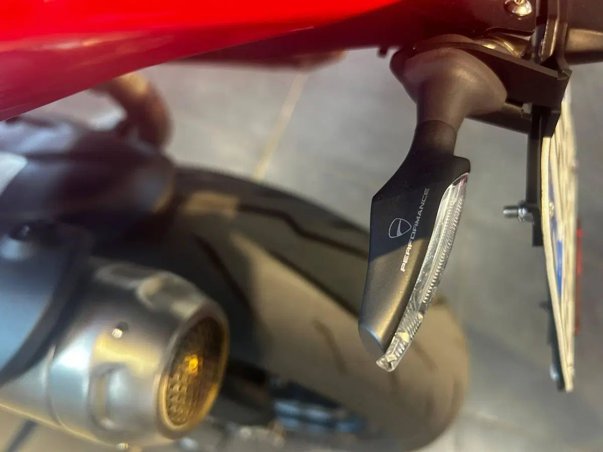 Ducati Panigale V2 S (2025 - 26) (12)