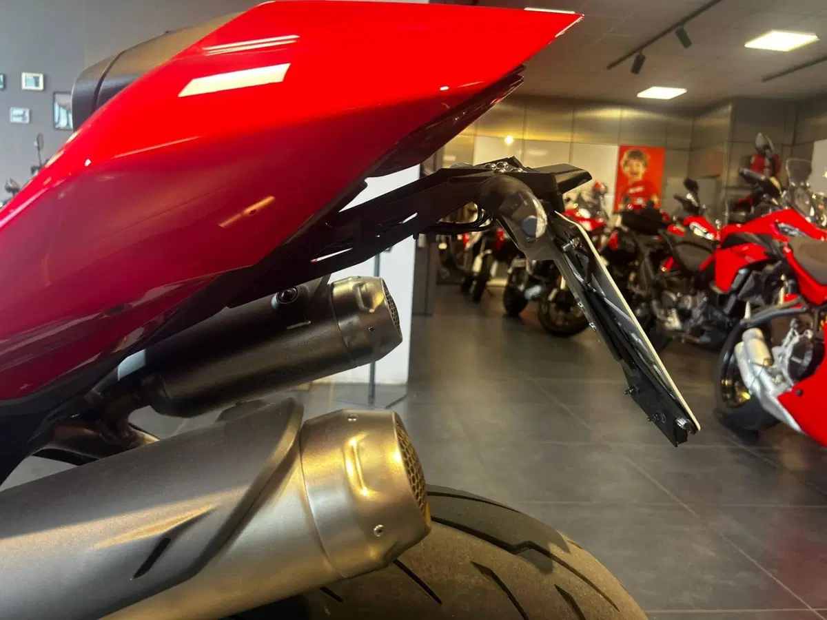 Ducati Panigale V2 S (2025 - 26) (13)