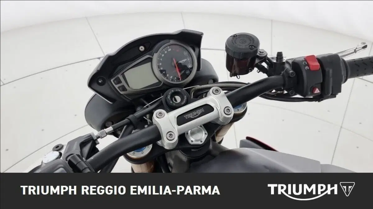 Triumph Speed Triple 1050 R ABS (2016 - 17) (9)