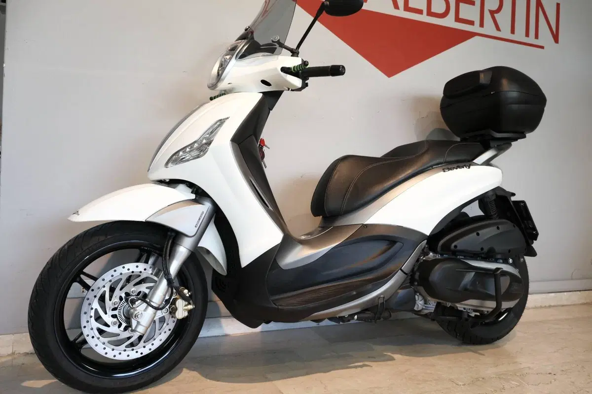 Piaggio Beverly 350 SportTouring ie ABS (2011 - 17) (4)