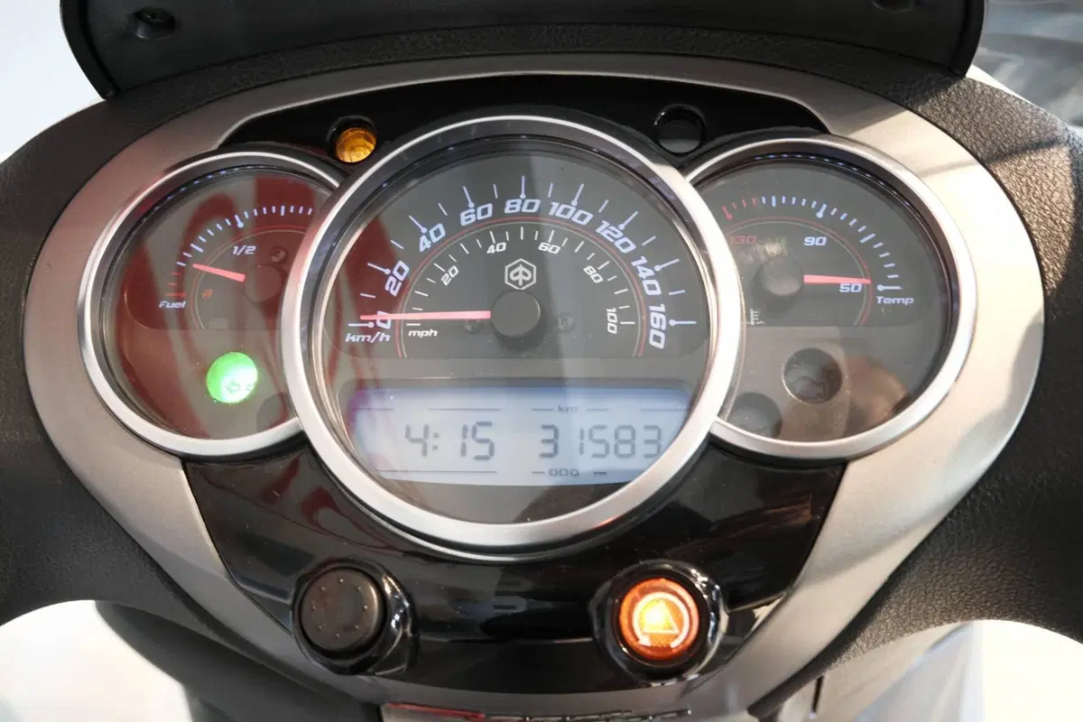 Piaggio Beverly 350 SportTouring ie ABS (2011 - 17) (7)