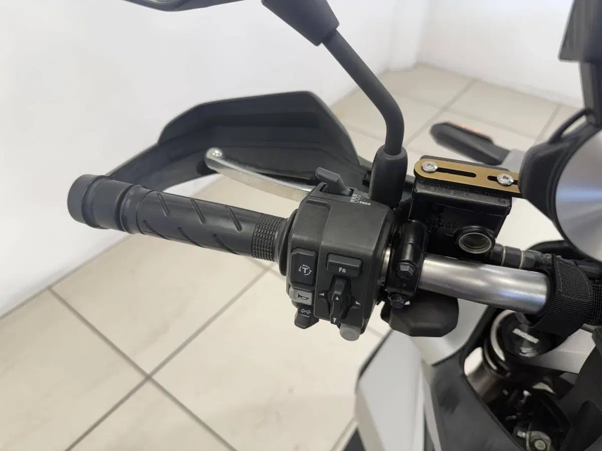 Honda ADV 350 (2022 - 24) (10)