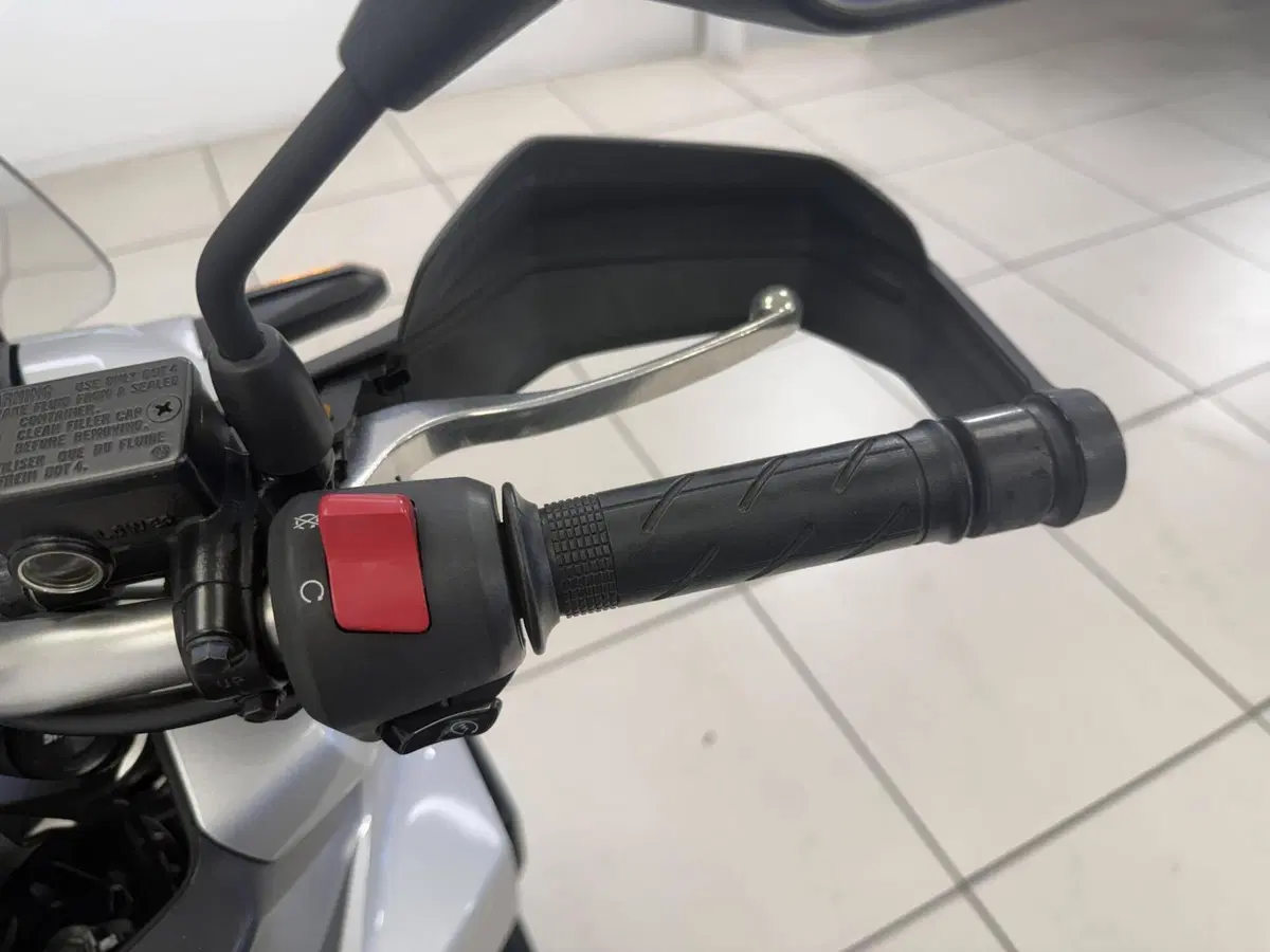 Honda ADV 350 (2022 - 24) (11)