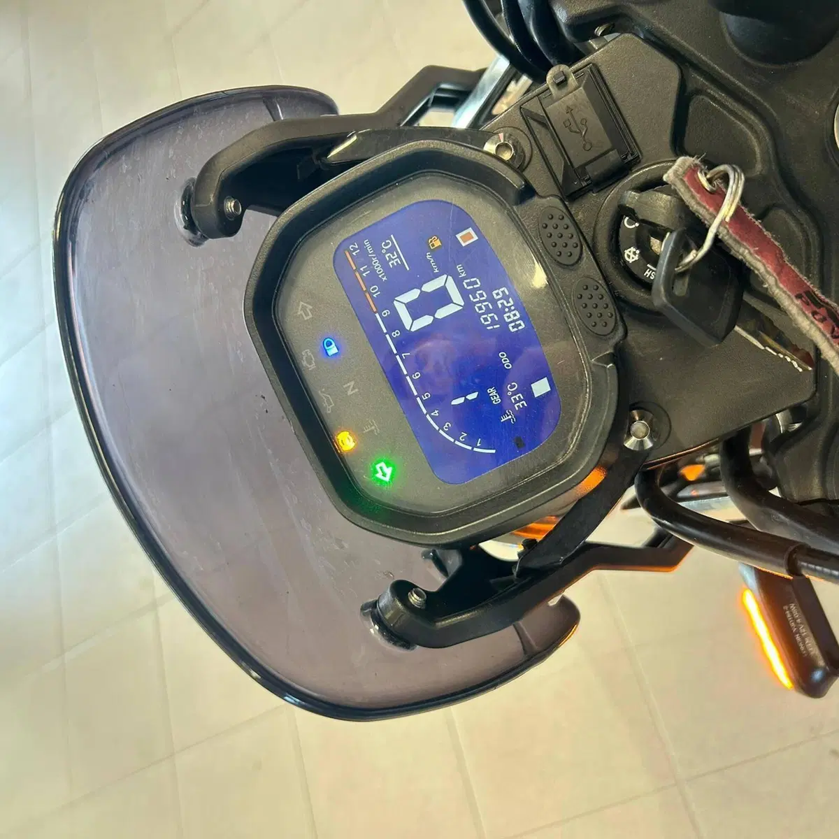 Voge Trofeo 300ACX Scrambler (2021 - 26) (3)