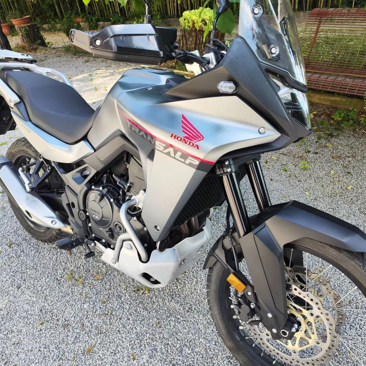 Honda Transalp XL750 (2023 - 24) (4)