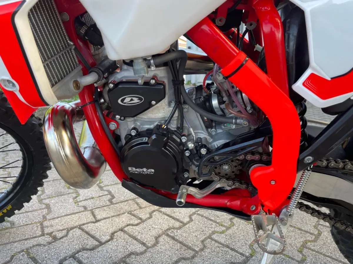 Betamotor RR X-PRO 250 2T Enduro (2025) (7)
