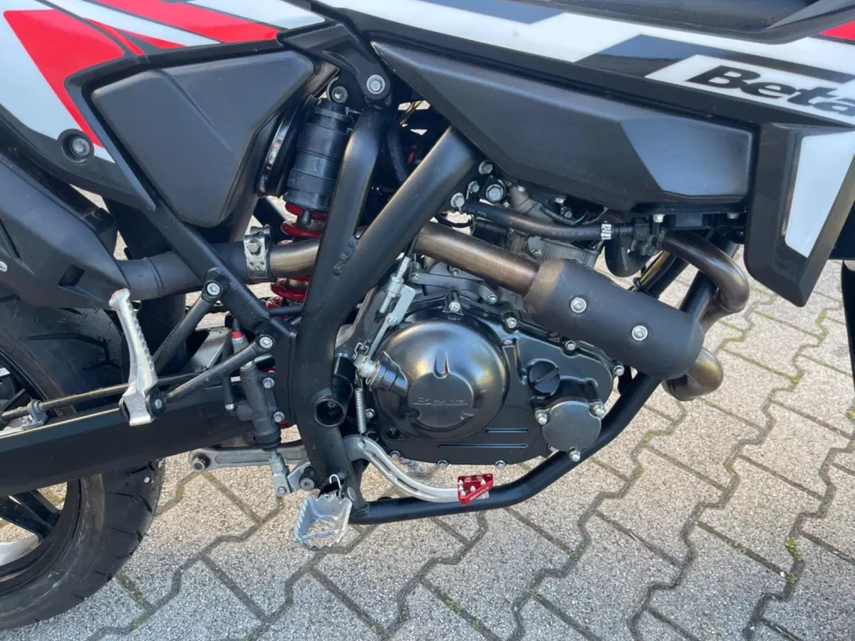Betamotor RR 125 4T Motard T (2023 - 24) (5)