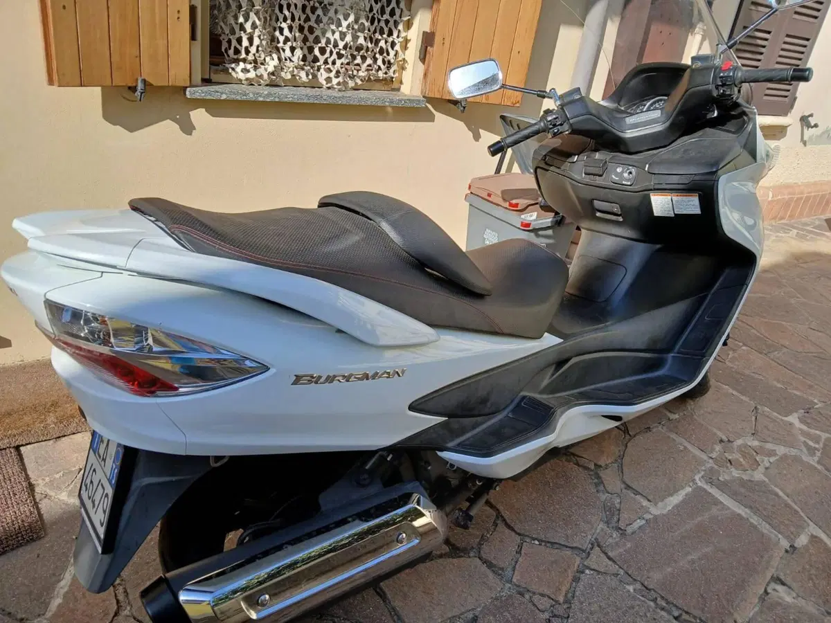 Suzuki Burgman AN 400 Lux ABS (2012 - 17)