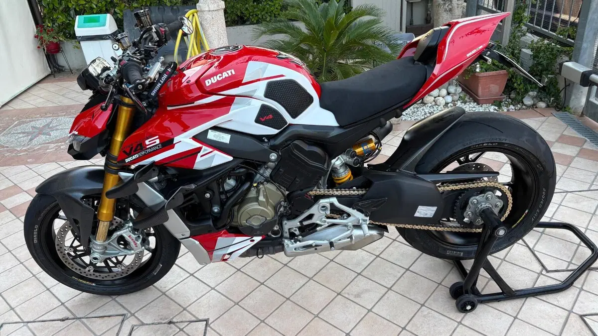 Ducati Streetfighter V4 1100 S (2020) (4)