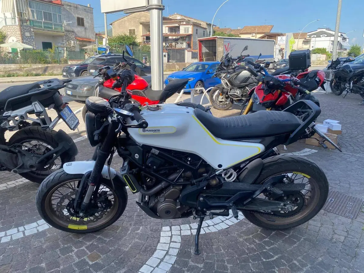 Husqvarna Vitpilen 401 (2018 - 19) (2)