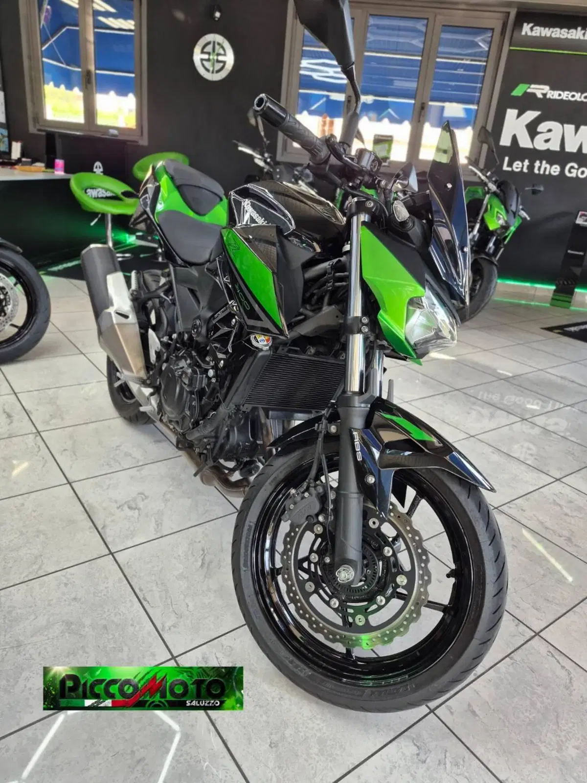 Kawasaki Z 400 (2023) (8)