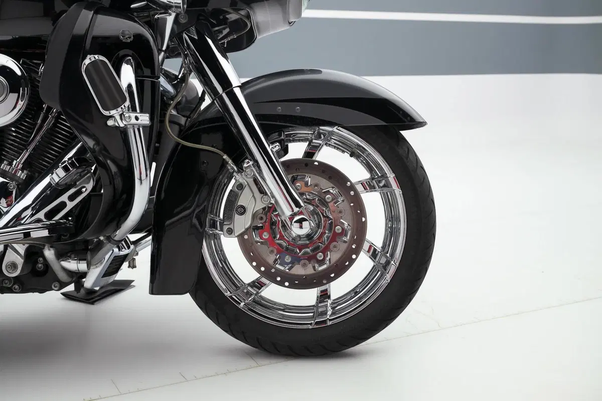 Harley-Davidson 1690 Road Glide (2007 - 12) (6)