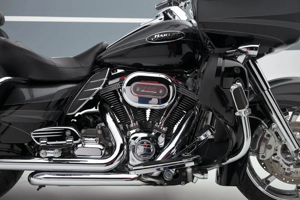 Harley-Davidson 1690 Road Glide (2007 - 12) (8)