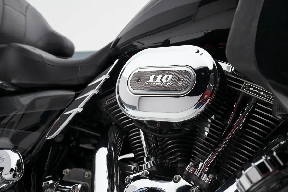 Harley-Davidson 1690 Road Glide (2007 - 12) (9)