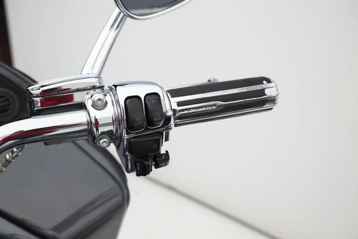 Harley-Davidson 1690 Road Glide (2007 - 12) (15)