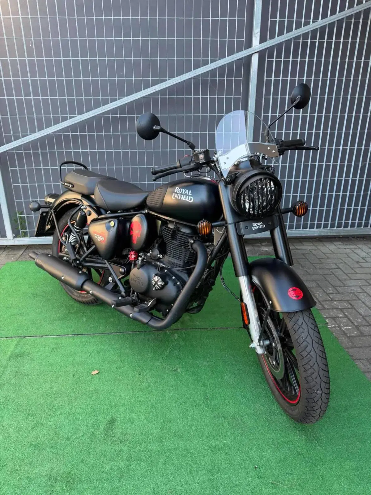 Royal Enfield Classic 350 (2021 - 26) (5)