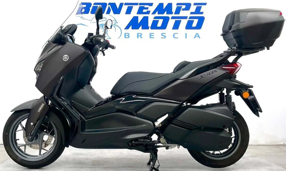 Yamaha X-Max 300 Tech Max (2025 - 26) (2)