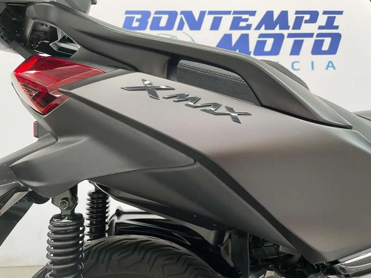 Yamaha X-Max 300 Tech Max (2025 - 26) (7)
