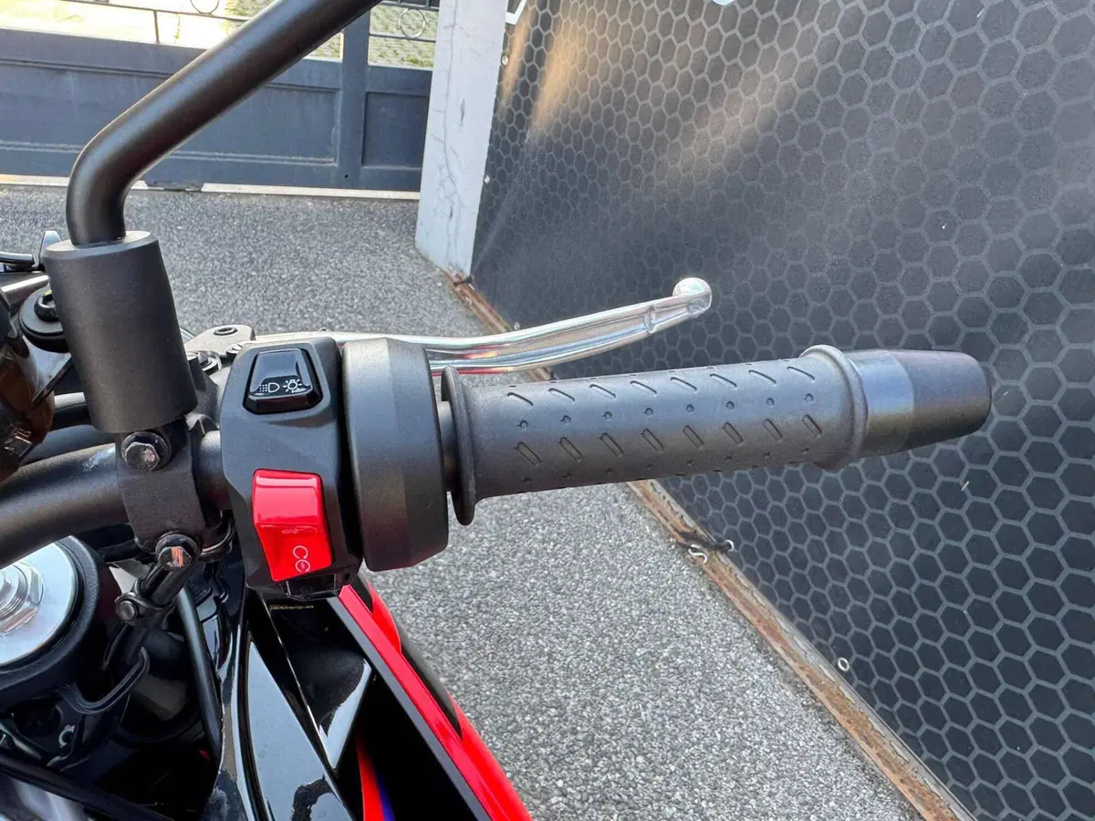 Aprilia Tuono 660 Factory (2022 - 24) (17)