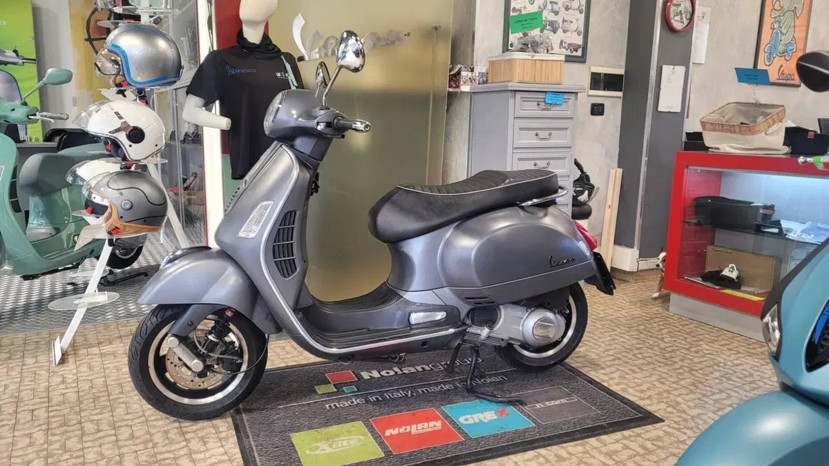 Vespa GTS 300 (2010 - 14) (3)
