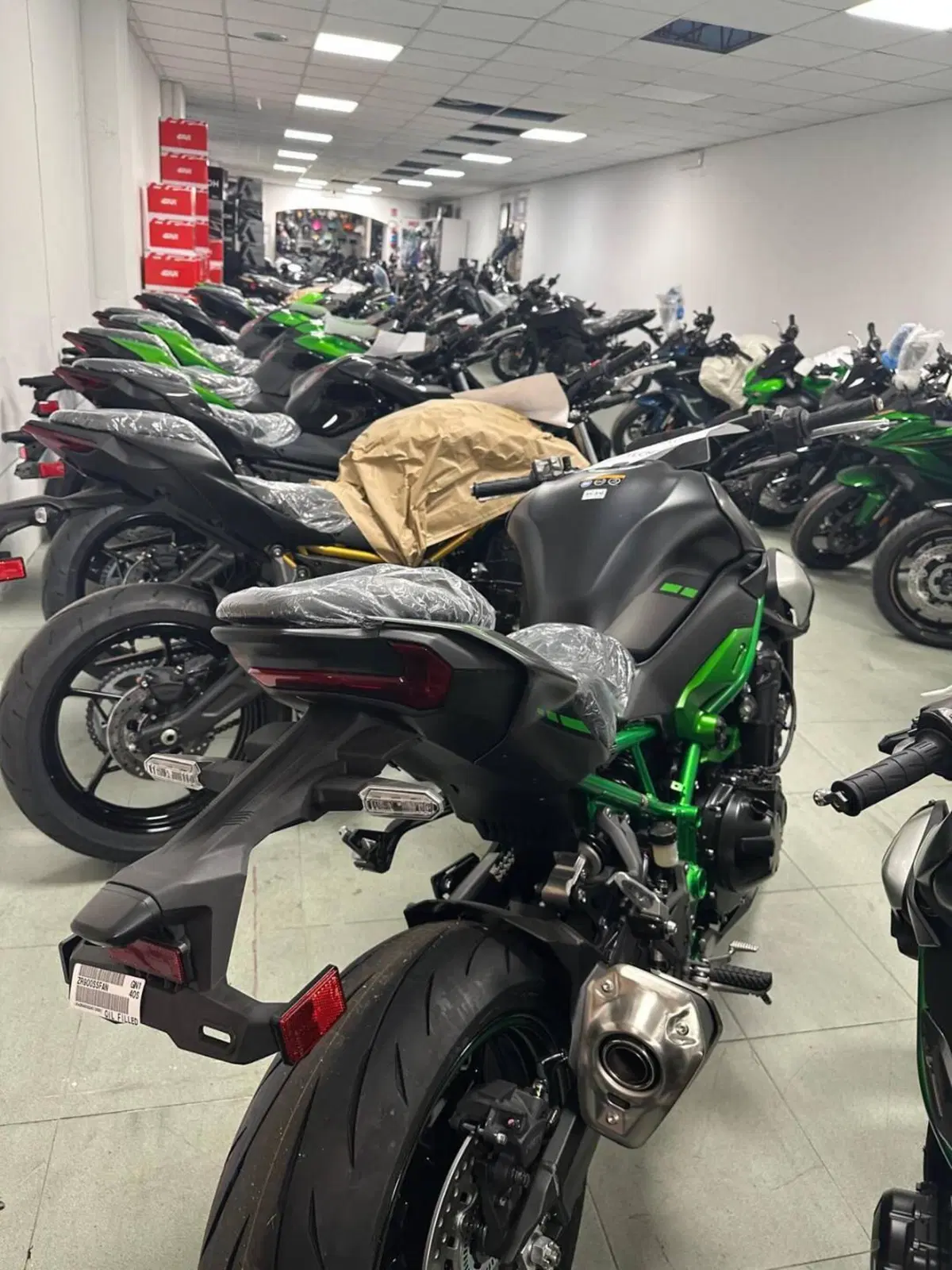 Kawasaki Z 900 (2025 - 26) (3)