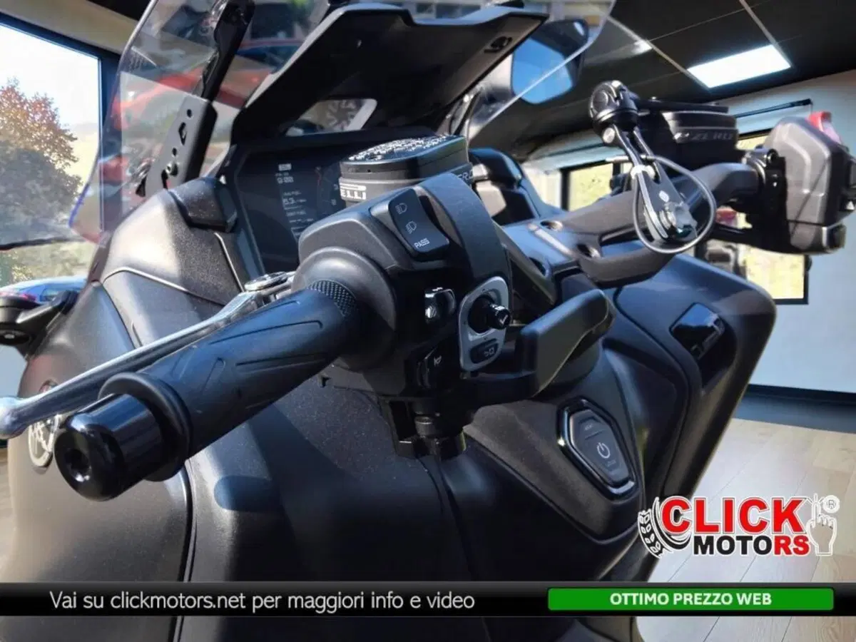 Yamaha T-Max 560 Tech Max (2022 - 24) (9)