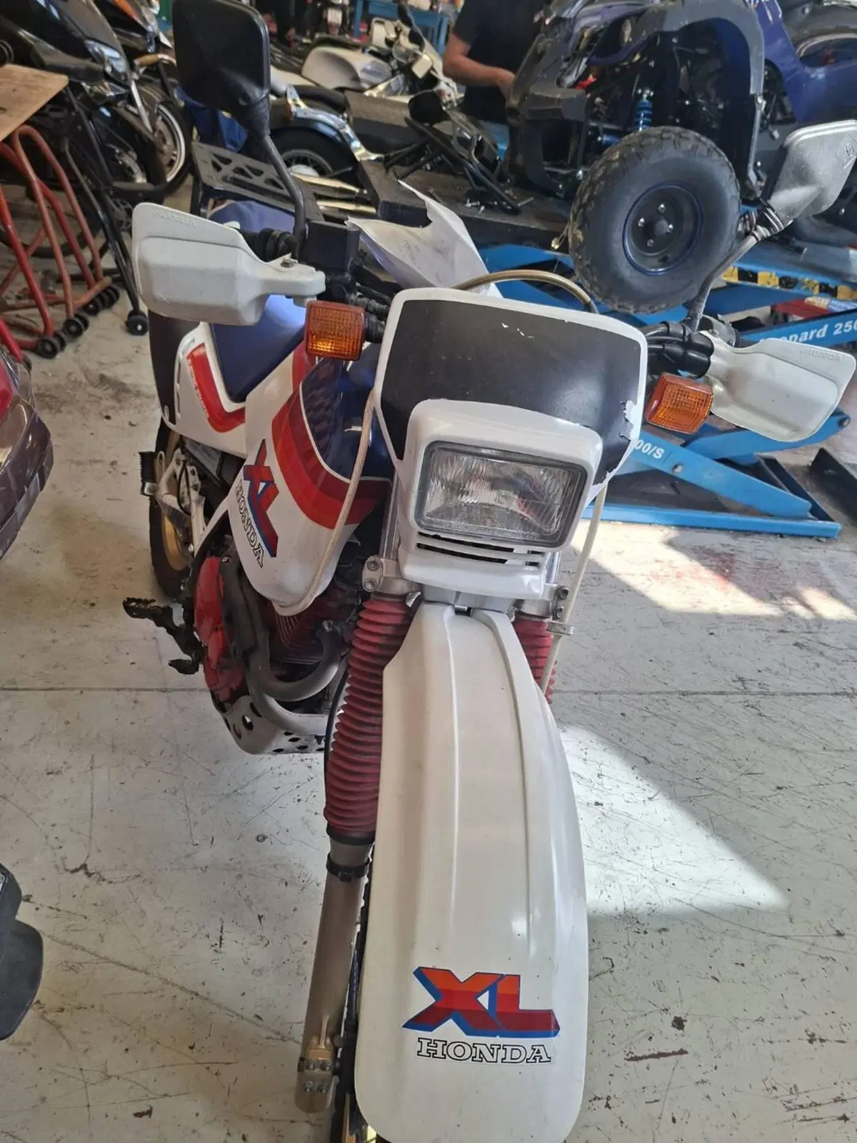 Honda XL600R (4)