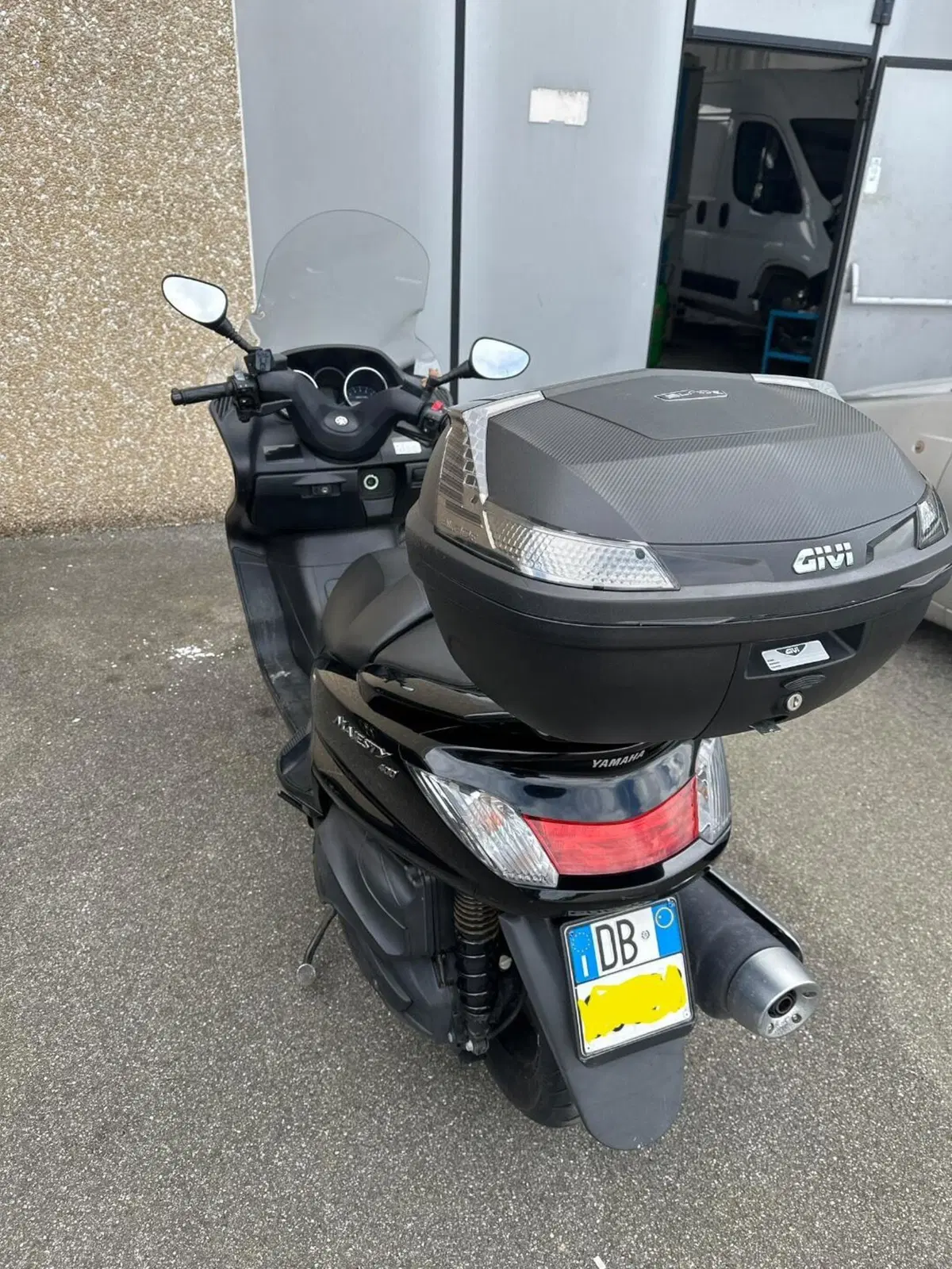Yamaha Majesty 400 (2004 - 08) (2)