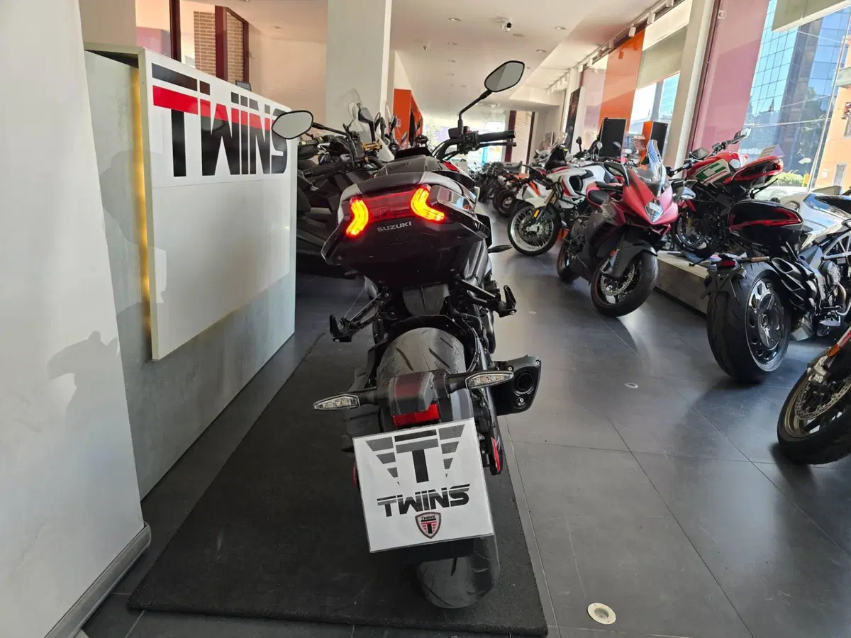 Suzuki Katana 1000 (2022 - 26) (7)