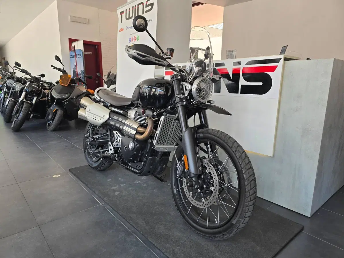 Triumph Scrambler 1200 X Icon Edition (2025 - 26) (2)