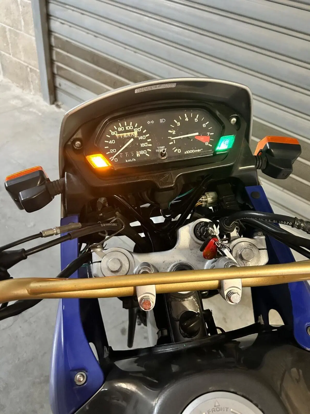 Honda Nx 650 Dominator (6)