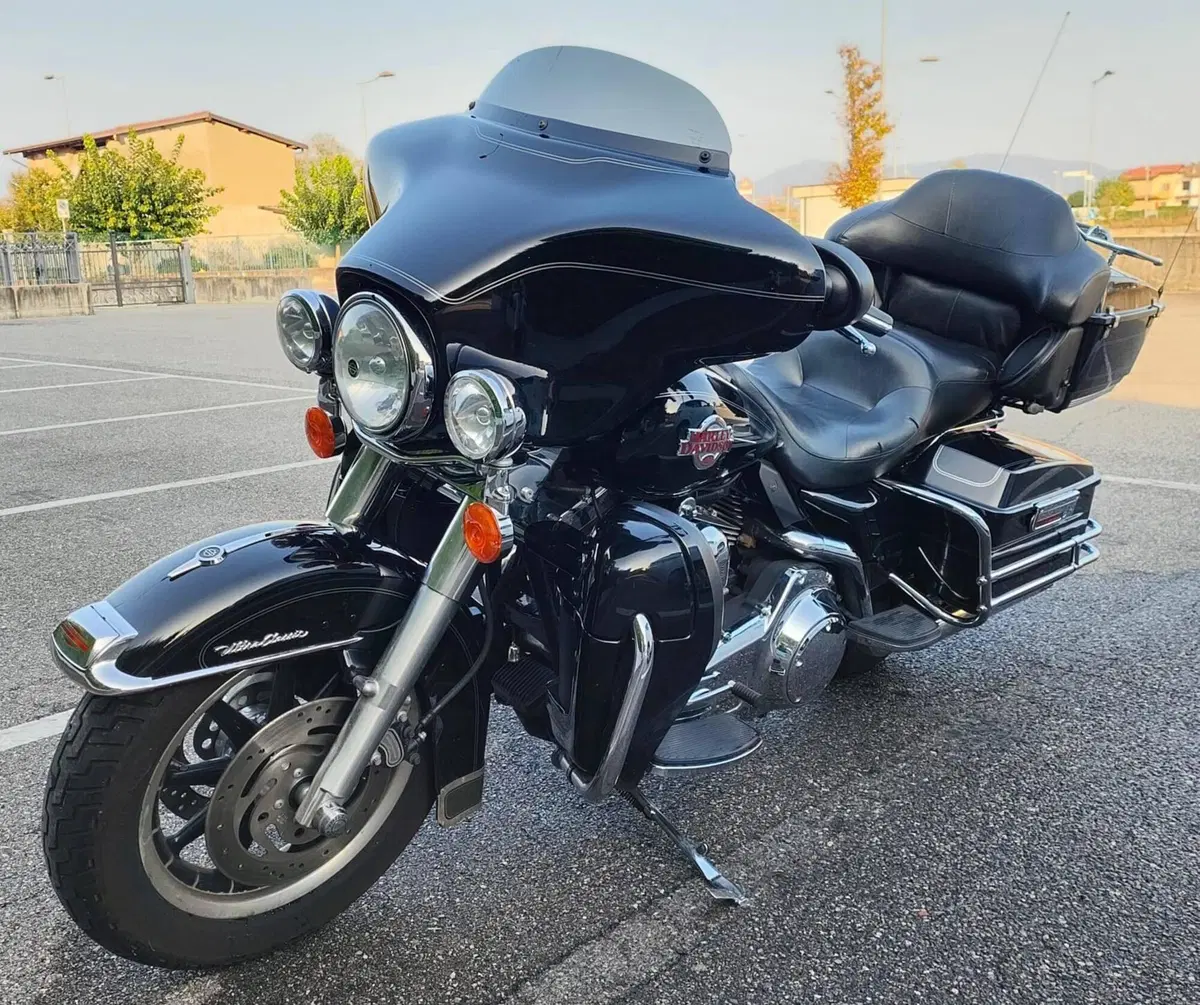 Harley-Davidson 1584 Electra Glide Ultra Classic (2007) - FLHTCU