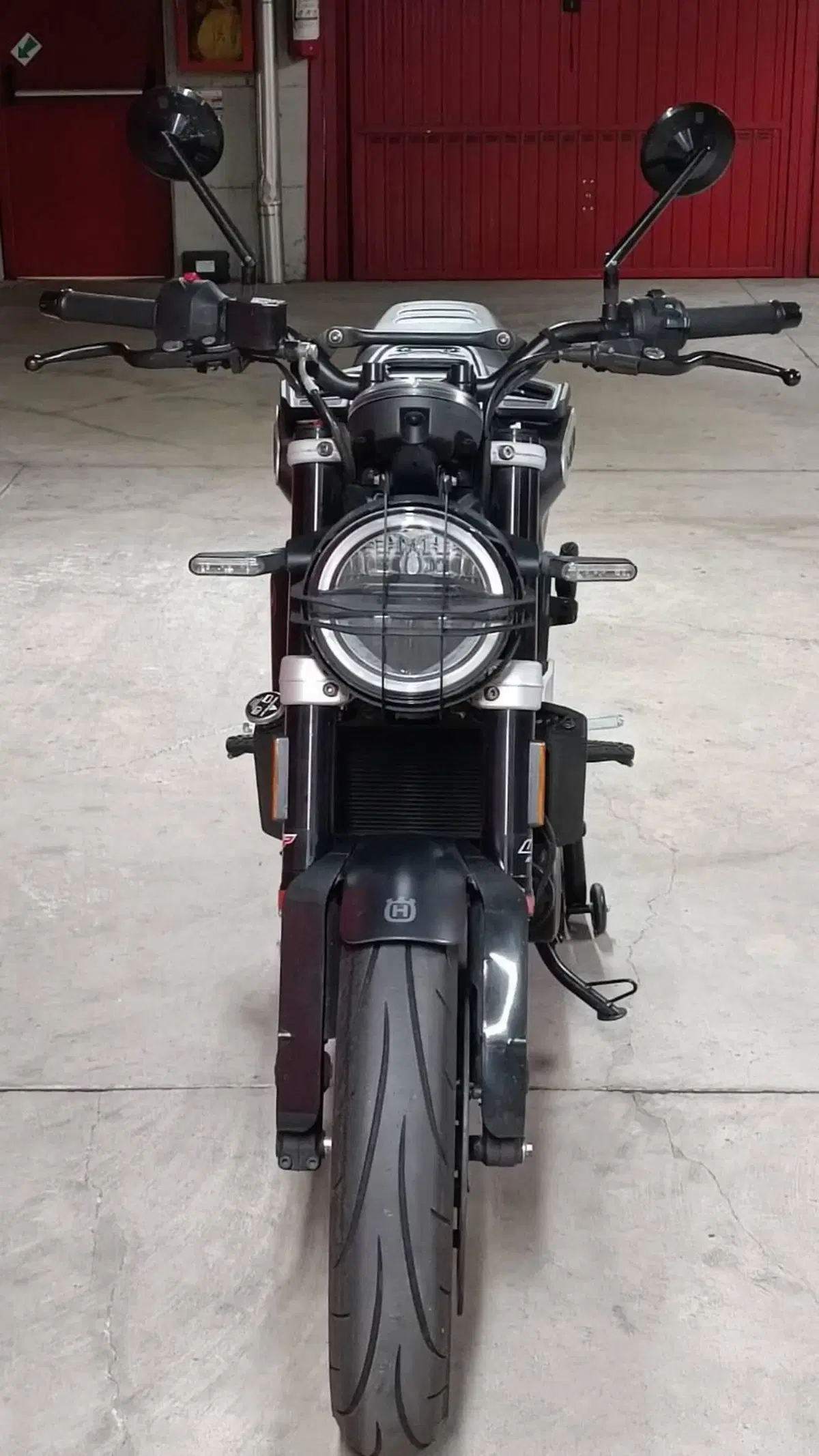 Husqvarna Svartpilen 401 (2021 - 23) (4)