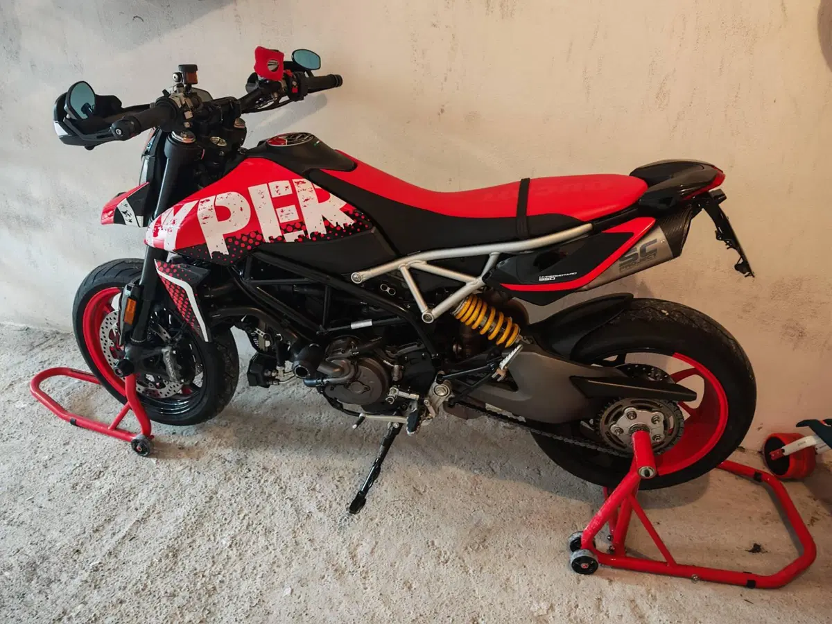 Ducati Hypermotard 950 RVE (2022 - 25) (4)