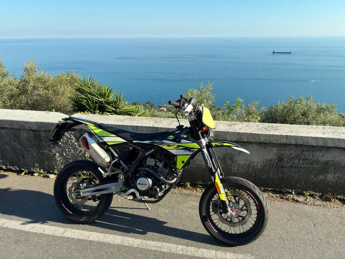 Fantic Motor Motard 125 M Performance 4t (2019) (2)