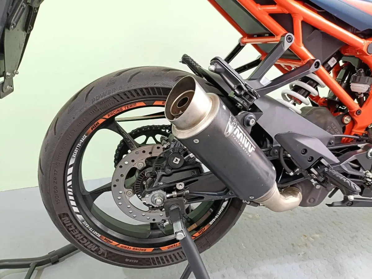 KTM RC 390 (2022 - 26) (3)